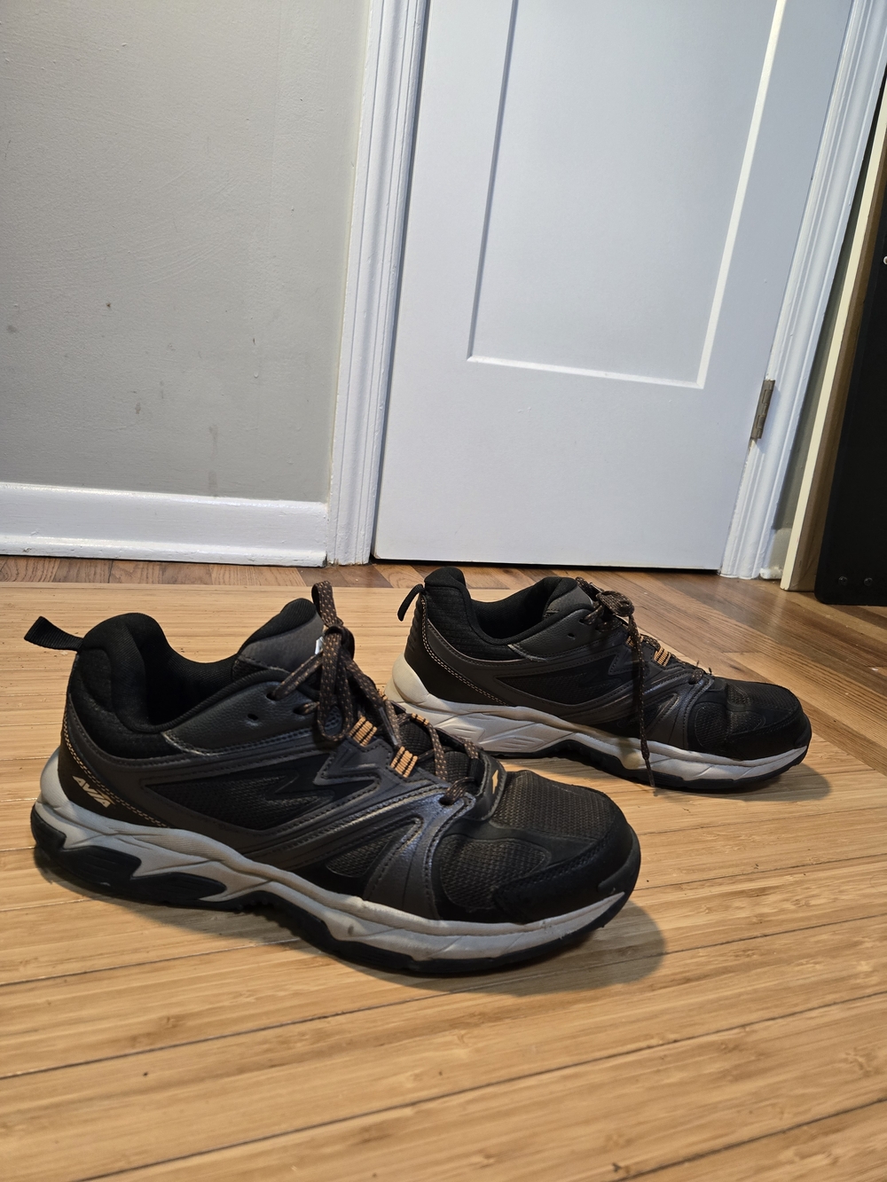 Men's Black Athletic Walking Shoes